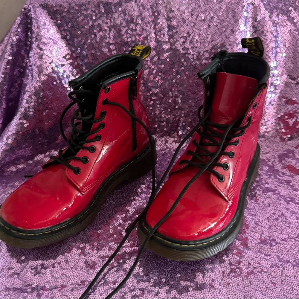 Dr martens red lace